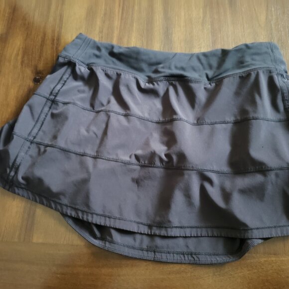 Lululemon pace black skort, size 8, tall - Picture 4 of 7